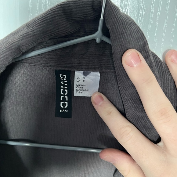 Long sleeve button up ￼ - Picture 3 of 5